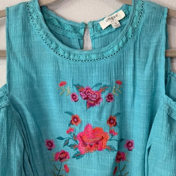Umgee Cold Shoulder Elbow Length Puff Sleeve Blue Floral Embroidered Top Tunic - Picture 2 of 4